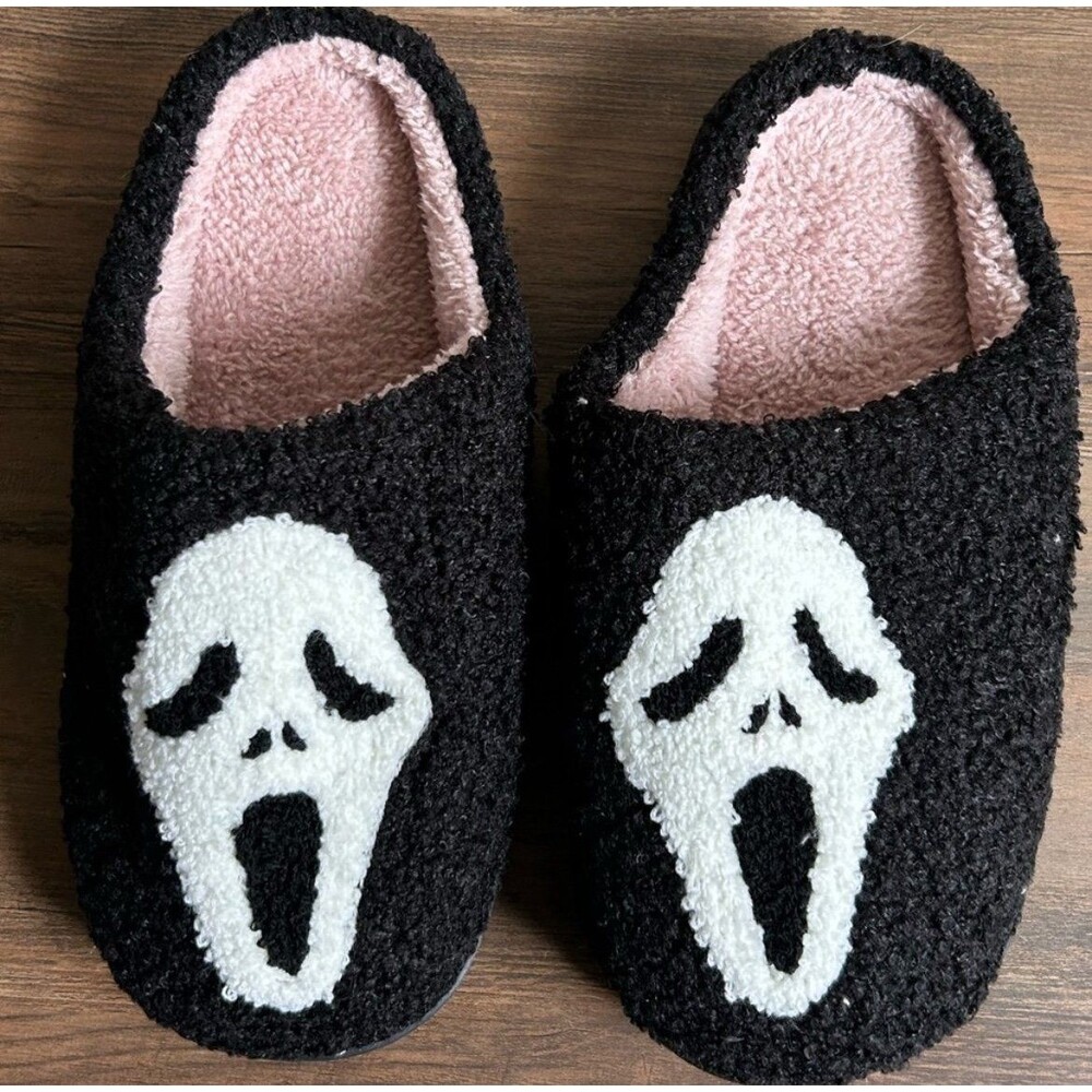 Halloween ghost Slippers size 9 in women’s